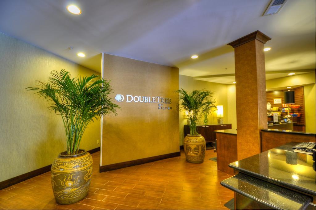 Doubletree By Hilton Hotel Raleigh - Brownstone - University 外观 照片