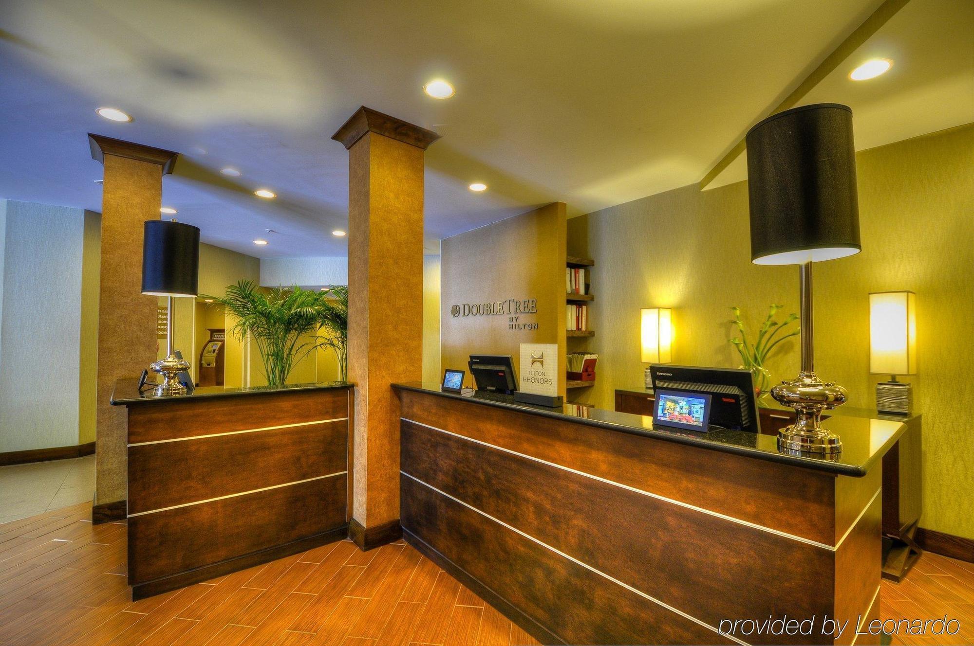 Doubletree By Hilton Hotel Raleigh - Brownstone - University 外观 照片