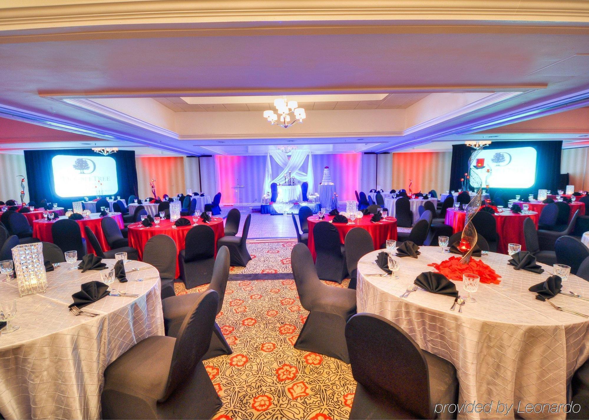 Doubletree By Hilton Hotel Raleigh - Brownstone - University 外观 照片