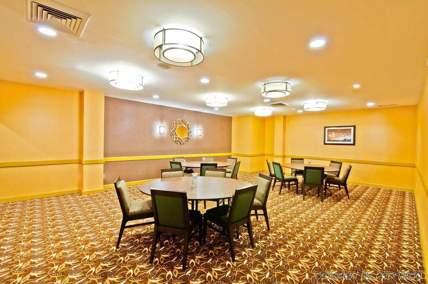 Doubletree By Hilton Hotel Raleigh - Brownstone - University 外观 照片