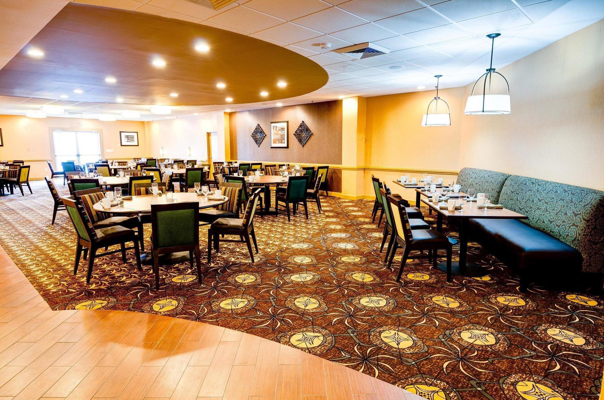 Doubletree By Hilton Hotel Raleigh - Brownstone - University 外观 照片