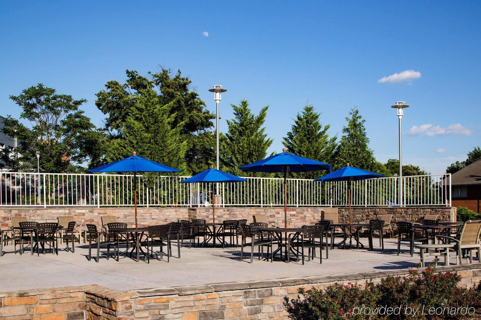 Doubletree By Hilton Hotel Raleigh - Brownstone - University 外观 照片