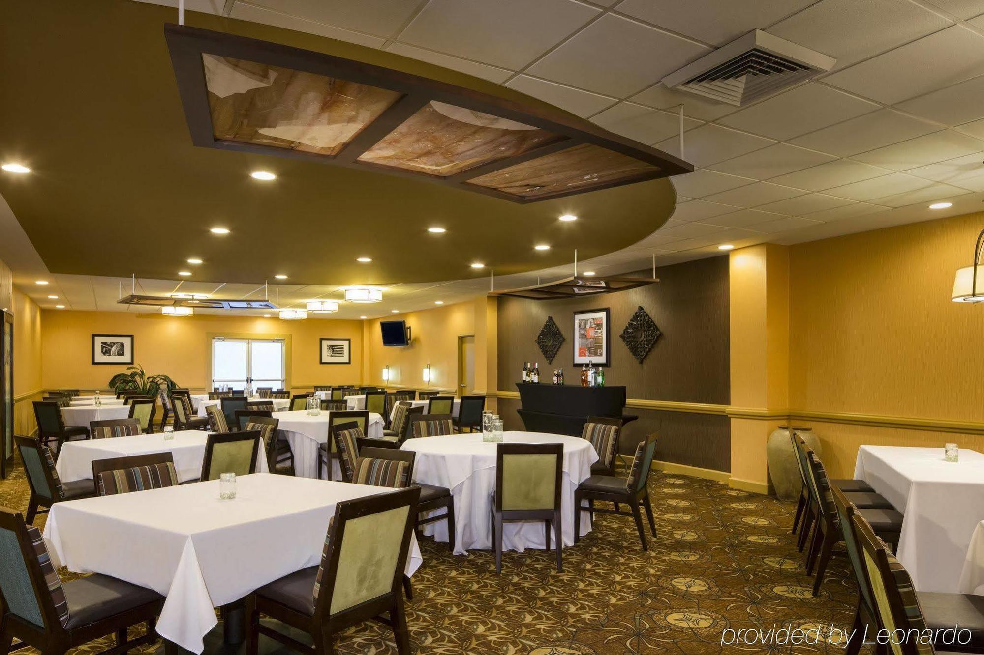 Doubletree By Hilton Hotel Raleigh - Brownstone - University 外观 照片