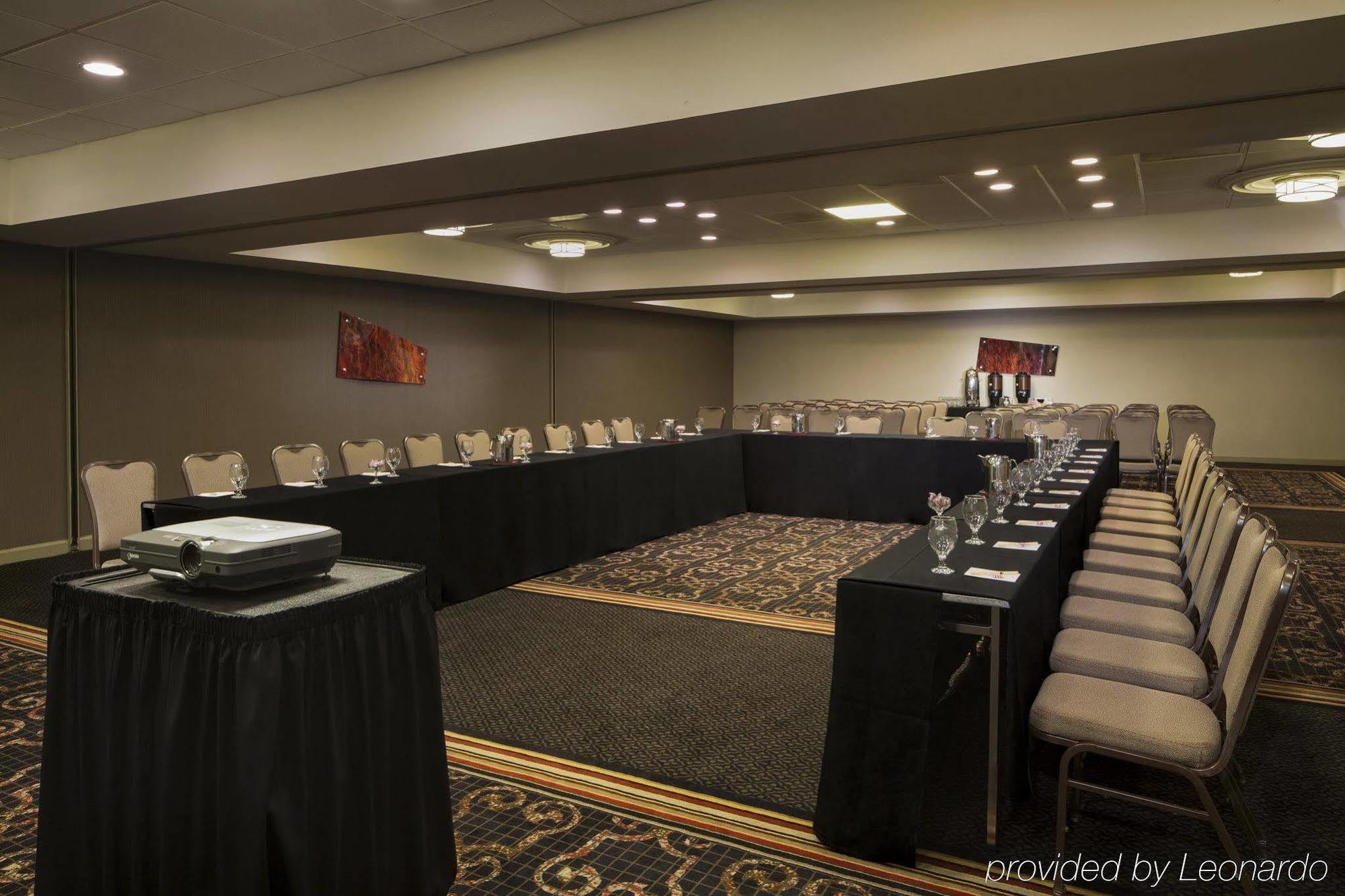 Doubletree By Hilton Hotel Raleigh - Brownstone - University 外观 照片
