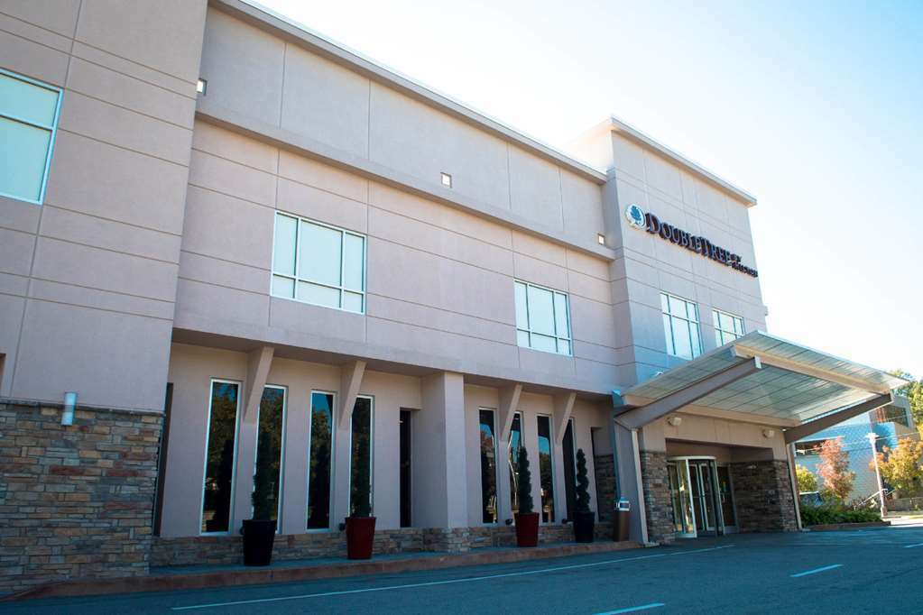 Doubletree By Hilton Hotel Raleigh - Brownstone - University 外观 照片