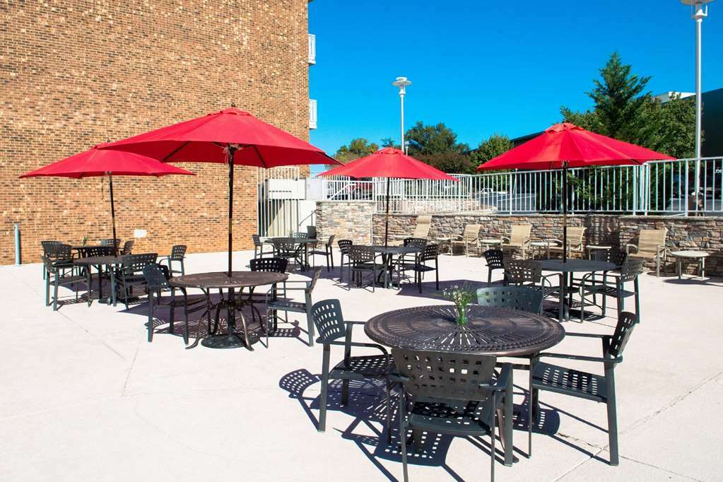 Doubletree By Hilton Hotel Raleigh - Brownstone - University 外观 照片