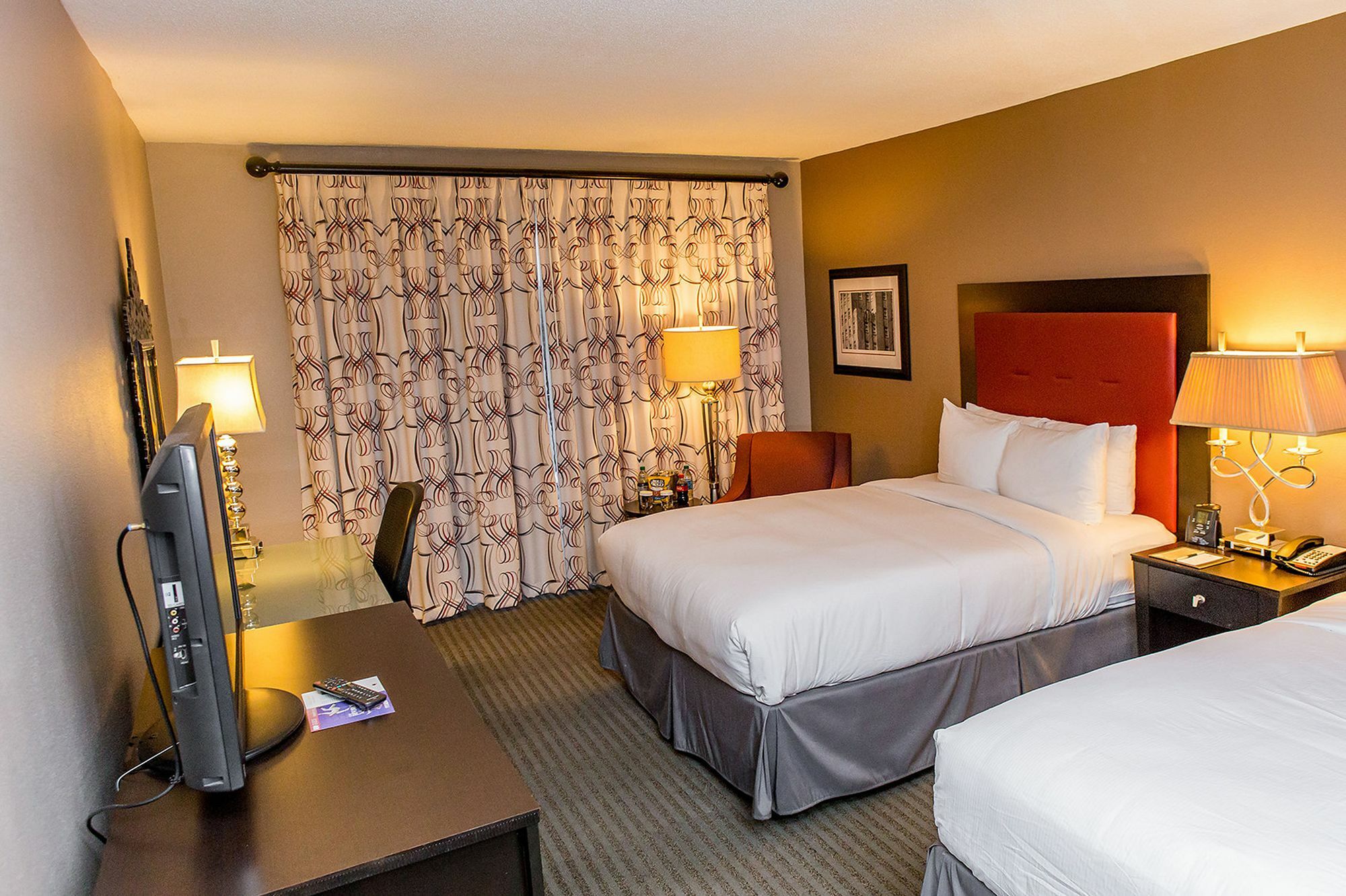 Doubletree By Hilton Hotel Raleigh - Brownstone - University 外观 照片