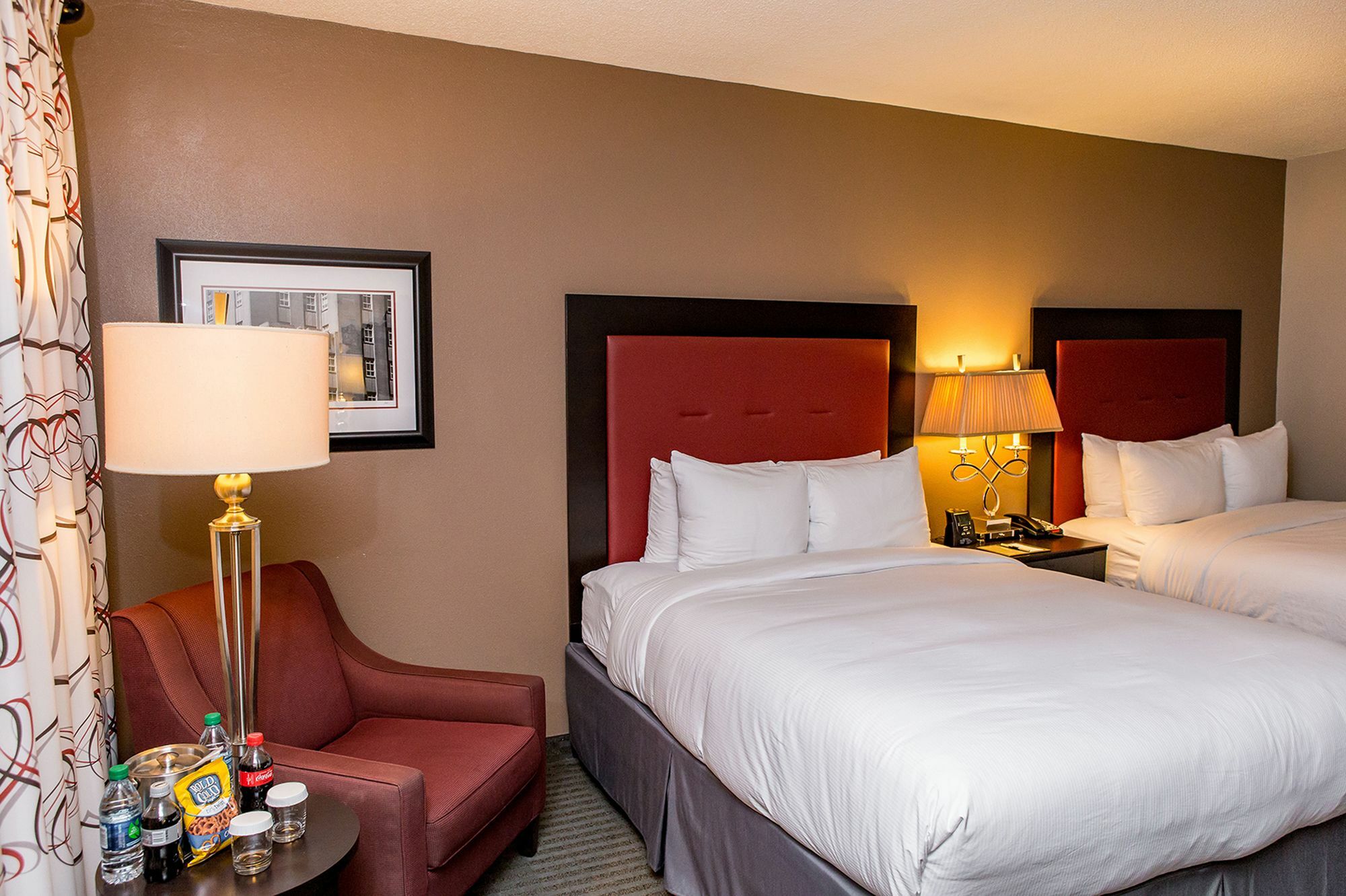 Doubletree By Hilton Hotel Raleigh - Brownstone - University 外观 照片