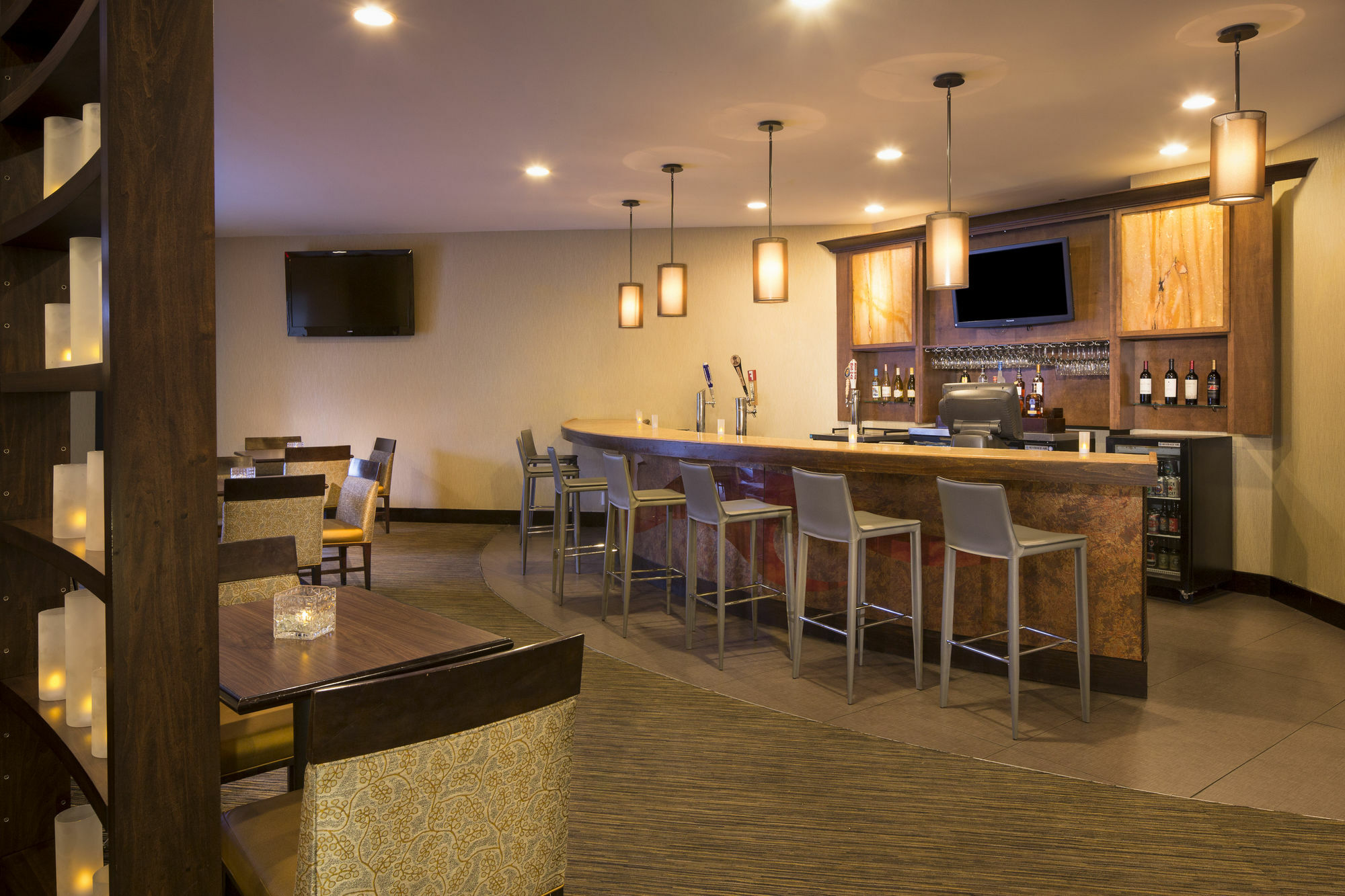 Doubletree By Hilton Hotel Raleigh - Brownstone - University 外观 照片