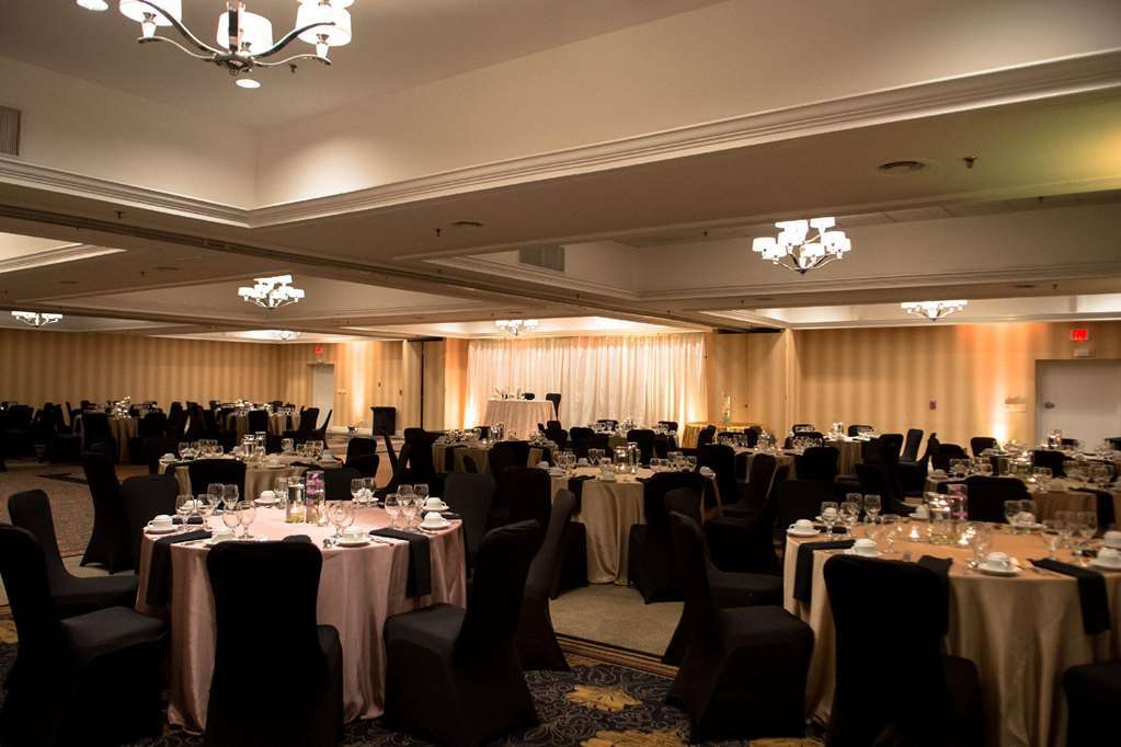 Doubletree By Hilton Hotel Raleigh - Brownstone - University 设施 照片